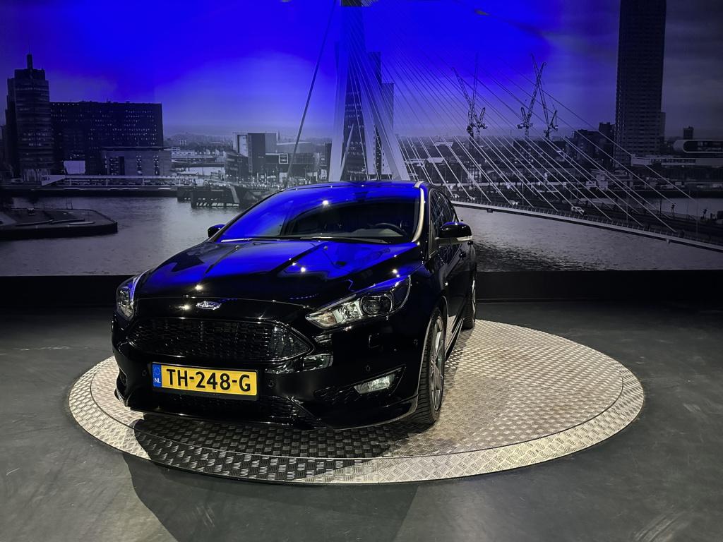 Ford Focus 1.5 ecoboost st line business *navi*camera*