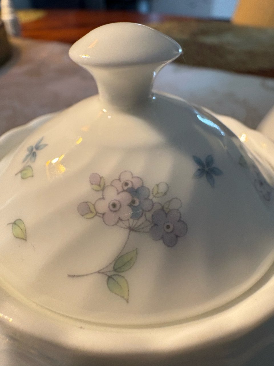 Wedgwood melkkannetje + suikerpotje