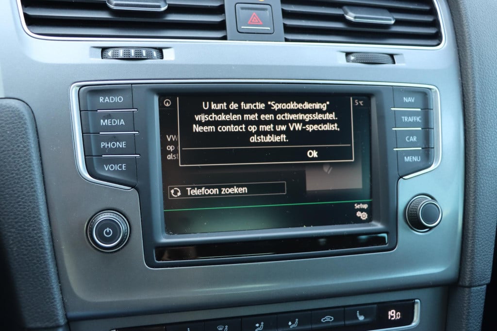 Volkswagen Golf 1.2 tsi business edition r connected