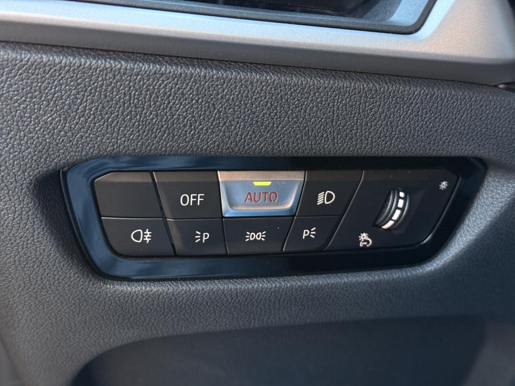 BMW 3-serie touring 330e | stoelverwarming | apple carplay | achteruitrijca