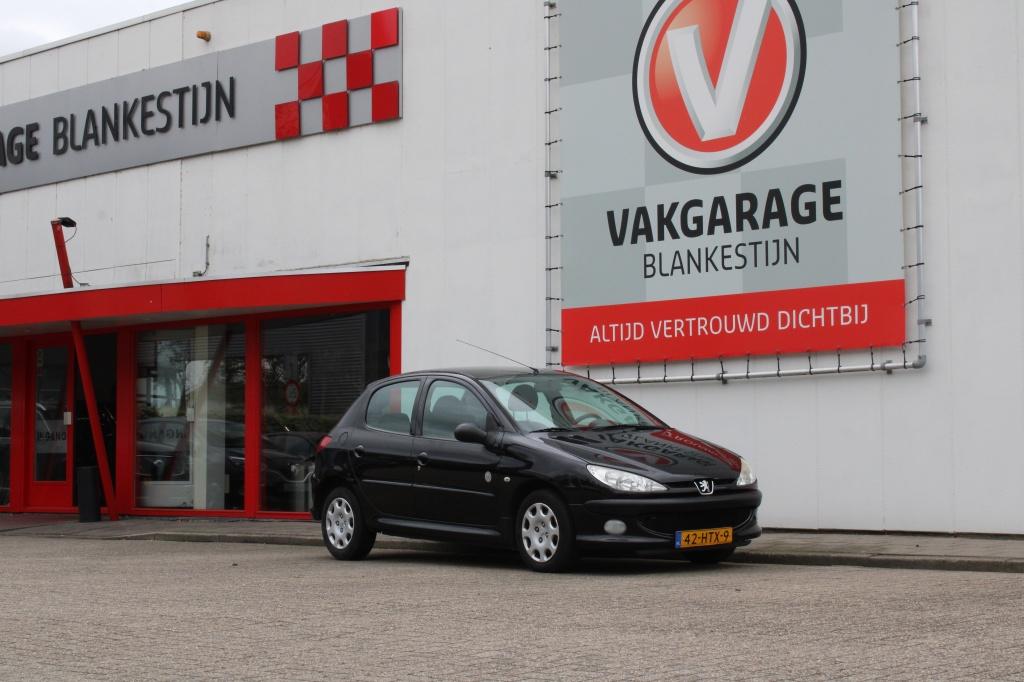 Peugeot 206 inclusief nieuwe apk, lees tek 1.4 génération
