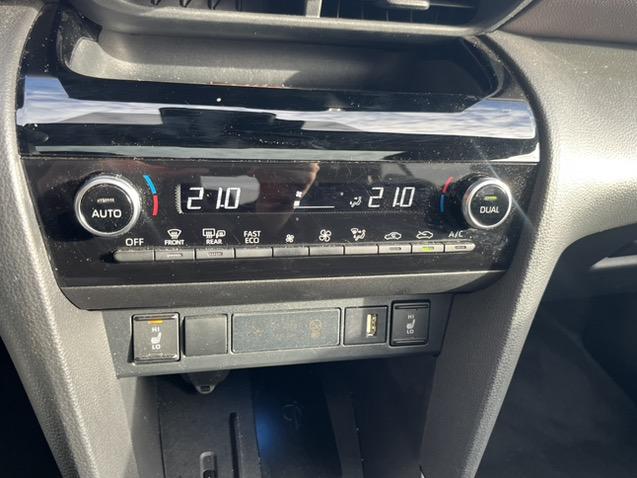 Toyota Yaris Cross 1.5 hybrid executive aut. | half-lederen bekleding | nav