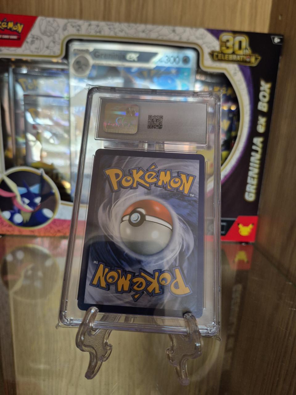 Pokemon Charizard Y - CGC8