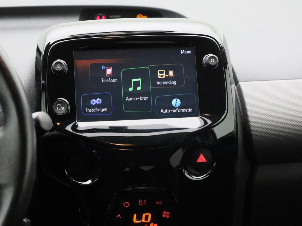 Peugeot 108 1.0 e-vti allure top! | lage km stand! | apple carplay / androi