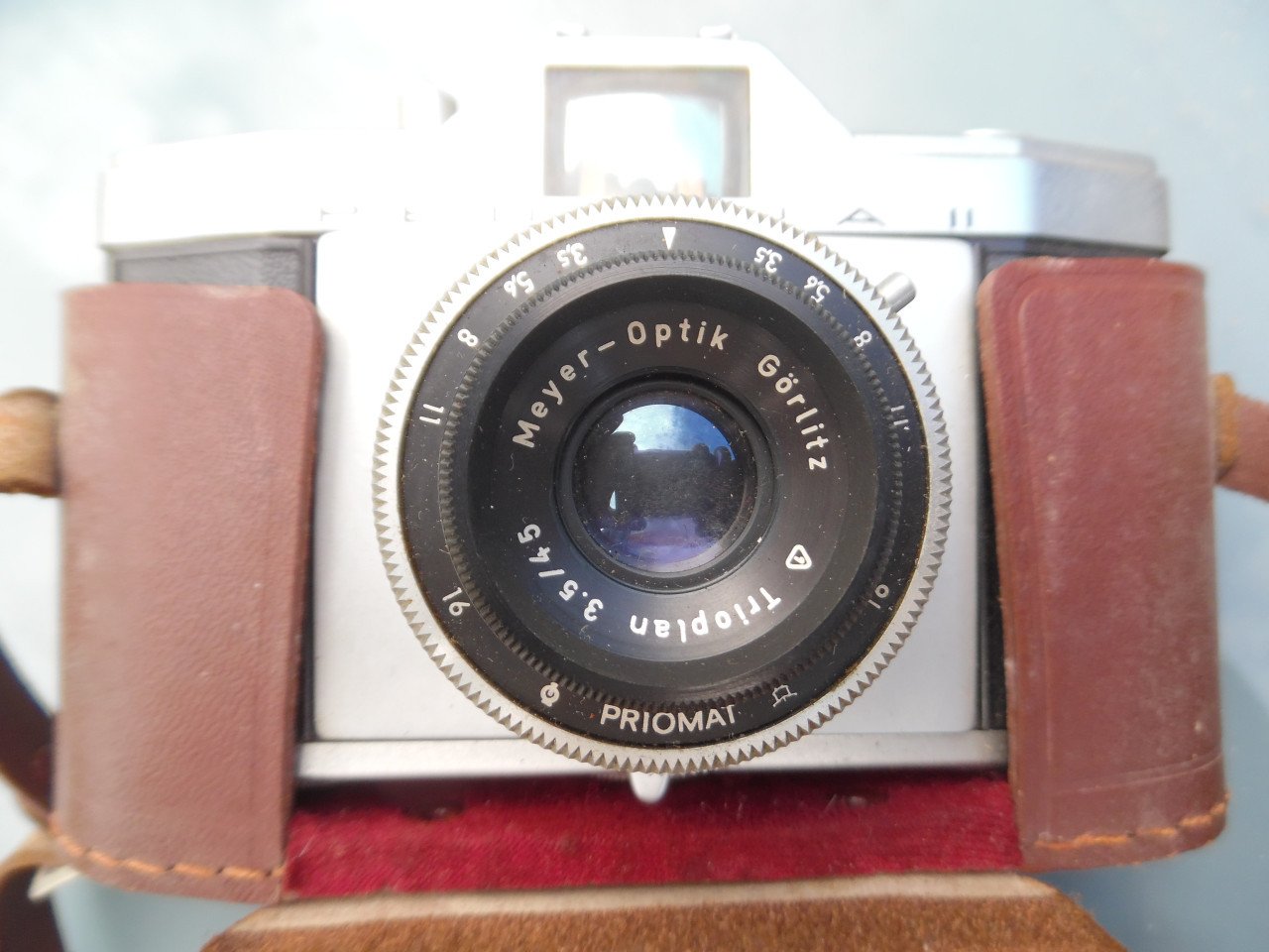 Fototoestel met lichtmeter en flitsers