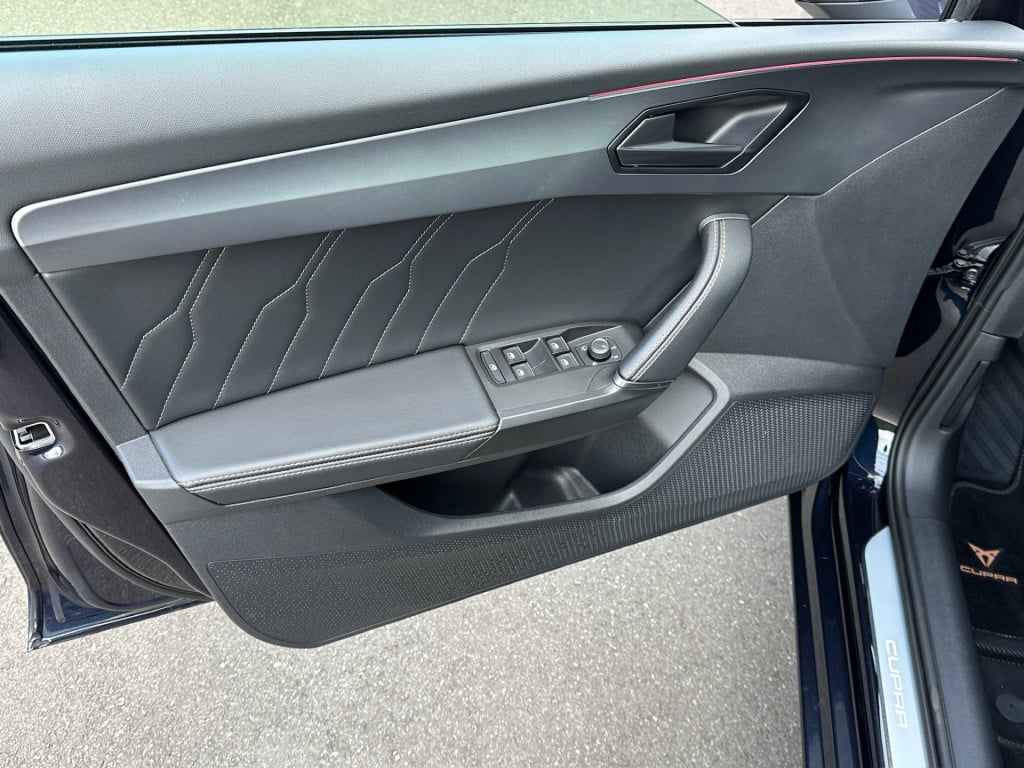 Cupra Leon 1.5 etsi 150pk dsg | camera | led | navi | 18 inch | rijklaar in