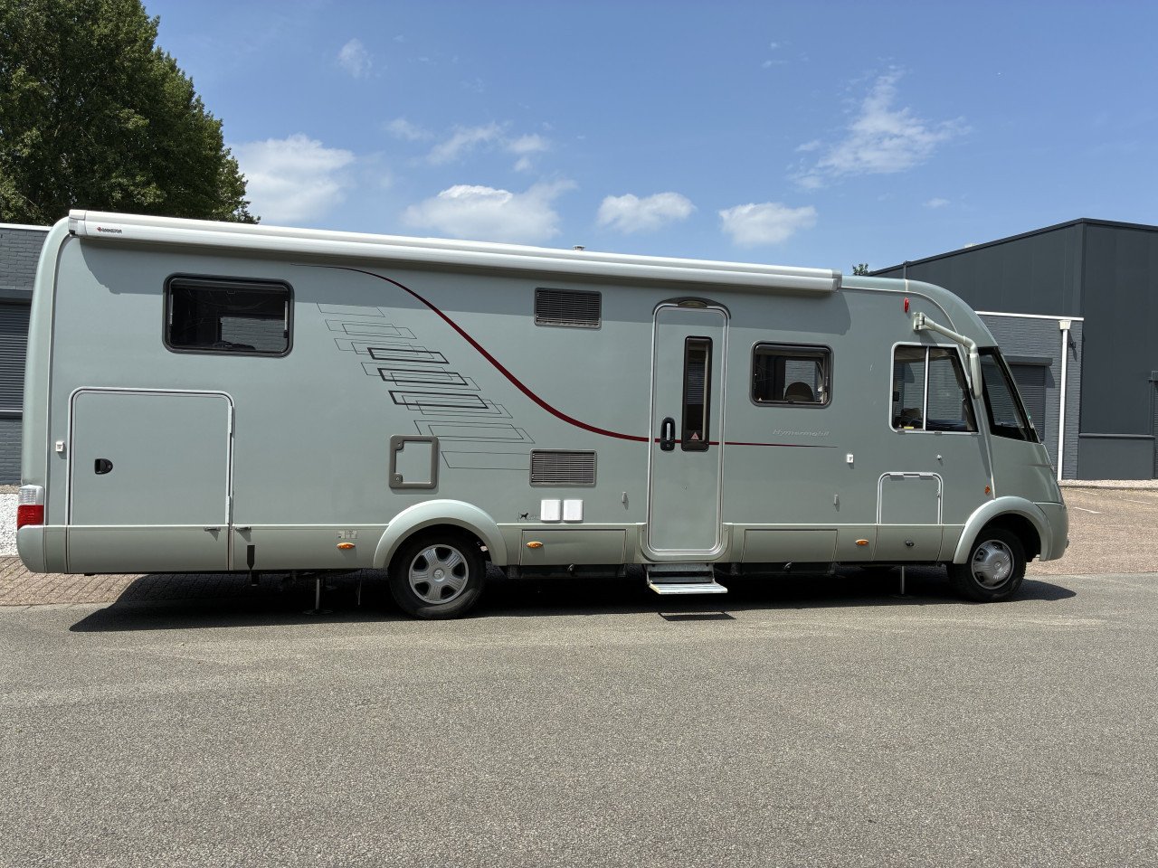 Hymer S840 Mercedes Automaat 58.000 km. Levelsysteem Queensbed + Hefbed