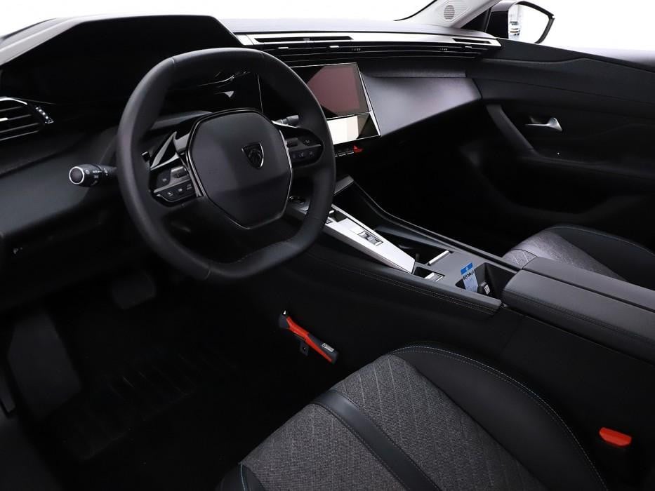 Peugeot 408 130 allure eat8 automaat /nav/cam