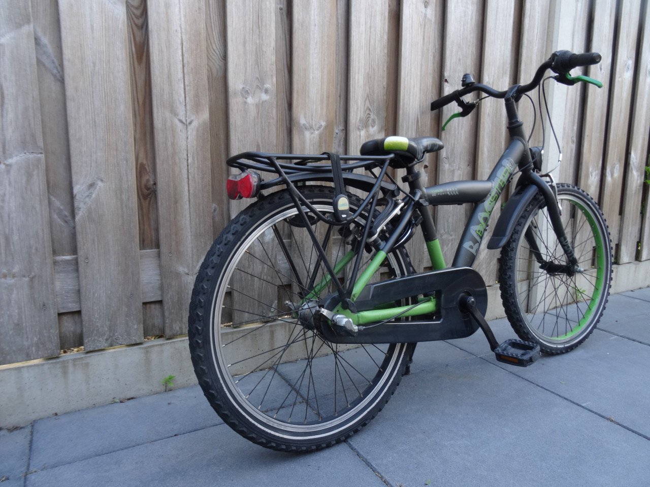 Loekie Booster 22 inch jongensfiets 3 versnellingen