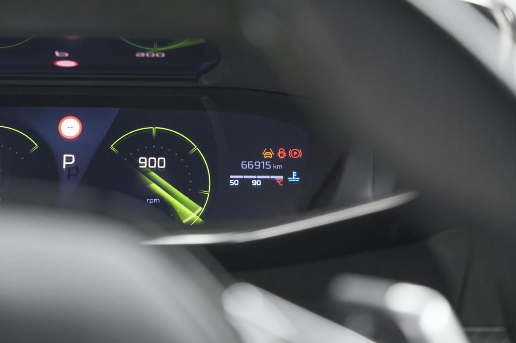 Peugeot 2008 puretech 130 eat8 gt | 360 camera | dodehoekdetectie | apple c