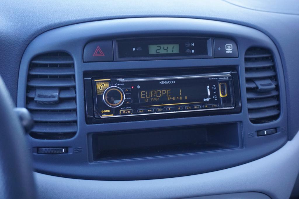 Hyundai Accent 1.6i dynamic airco / elektr. ramen / trekhaak / nap