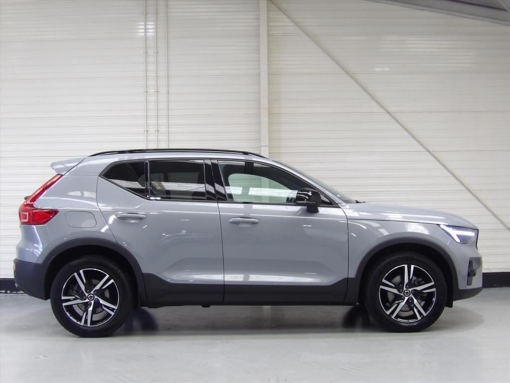 Volvo XC40 b3 163pk mild hybrid aut plus dark