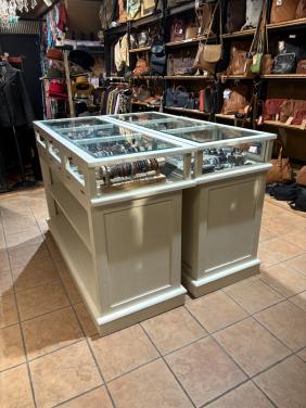 Brocante vitrine kasten