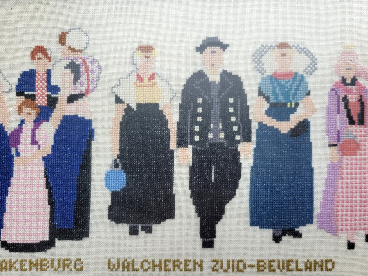 Borduurwerk "Klederdrachten"