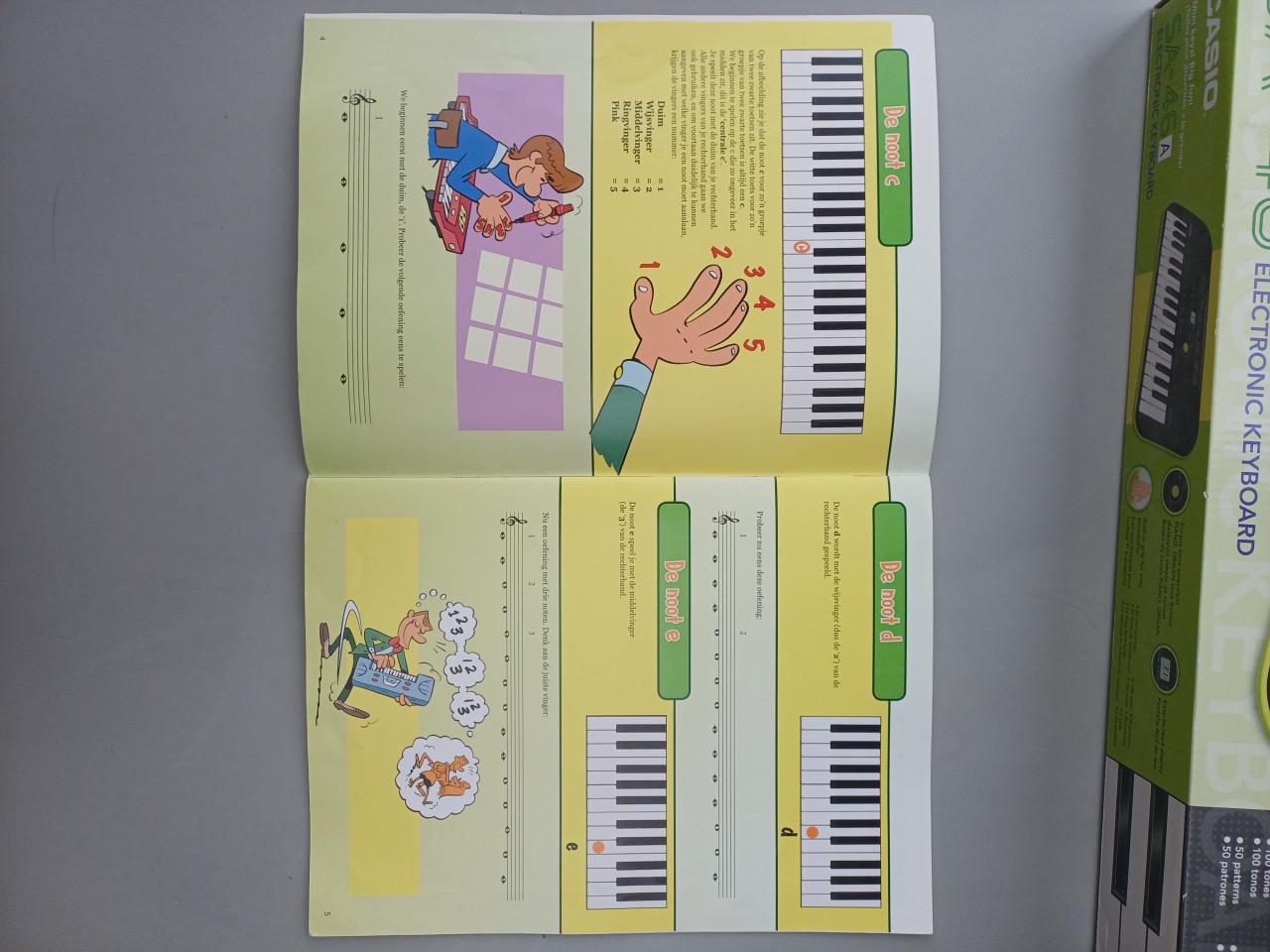 Casio SA-46 electronic keyboard