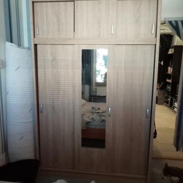 Kleding/dekens/kussens-kast