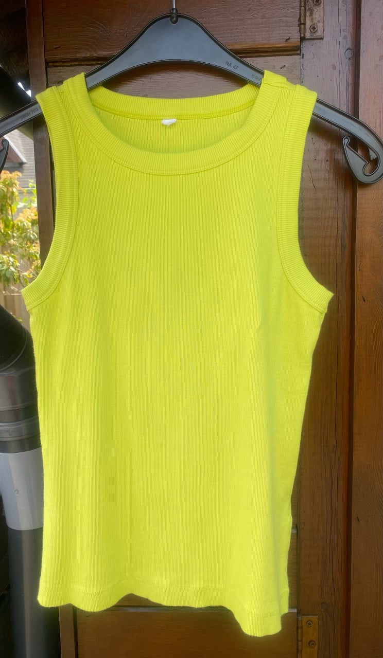 Twee dames tops
