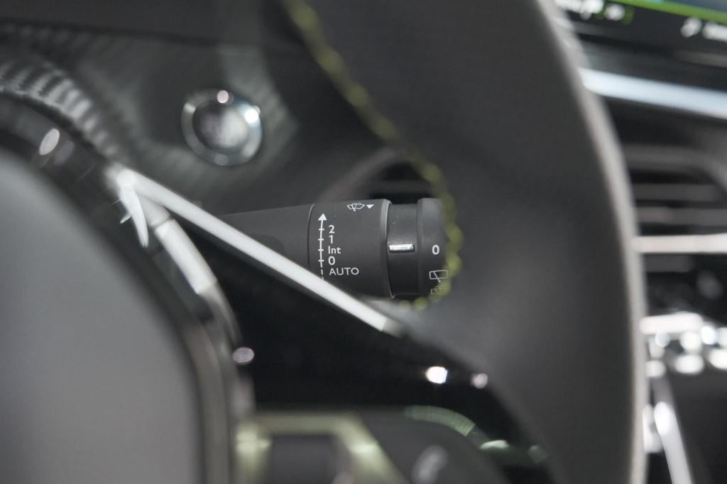 Peugeot 2008 puretech 130 gt pack | panoramadak | camera | adaptieve cruise