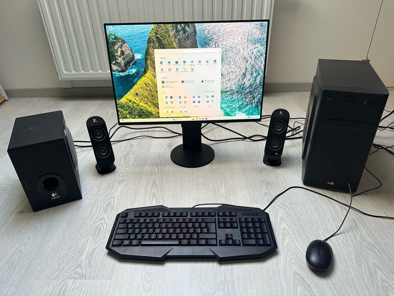 Complete set PC / Intel Core i5 / 8GB ram / Windows 11 /