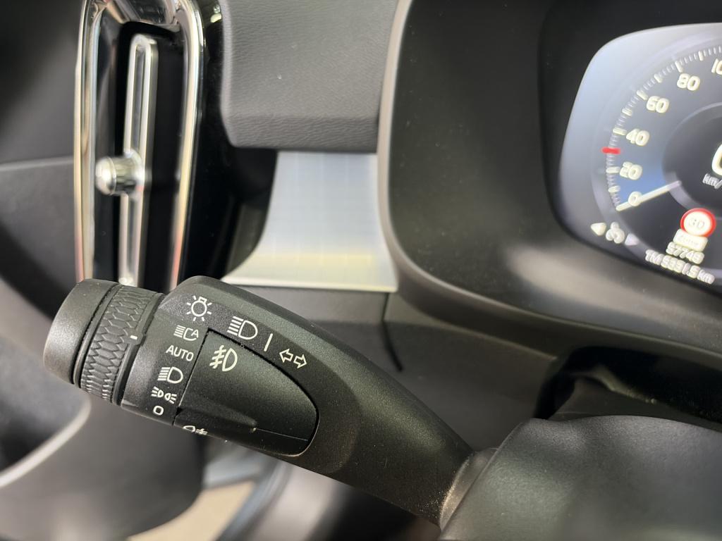 Volvo XC40 1.5 t4 recharge inscription expression | trekhaak | camera