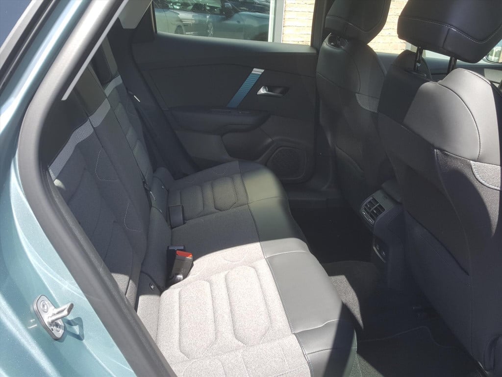 Citroen Ë-c4 feel pack 50kwh 136pk 3-fase navigatie | trekhaak | apple carp