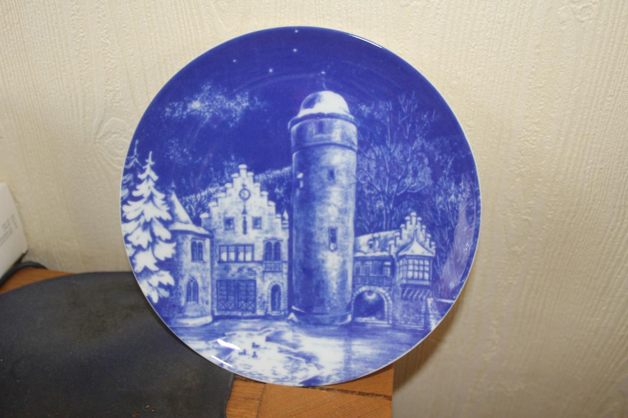 Sierbord van Schloss Mespelbrunn 1977