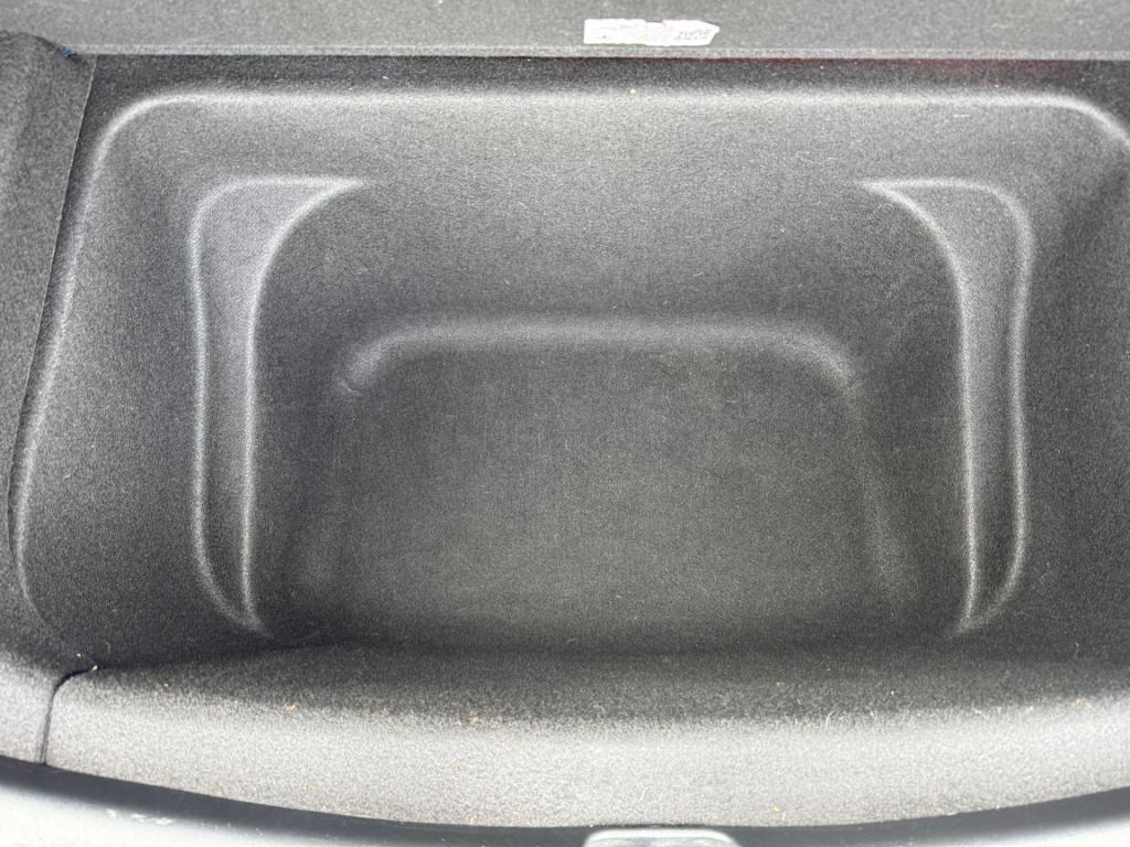 Tesla Model Y long range awd 75 kwh