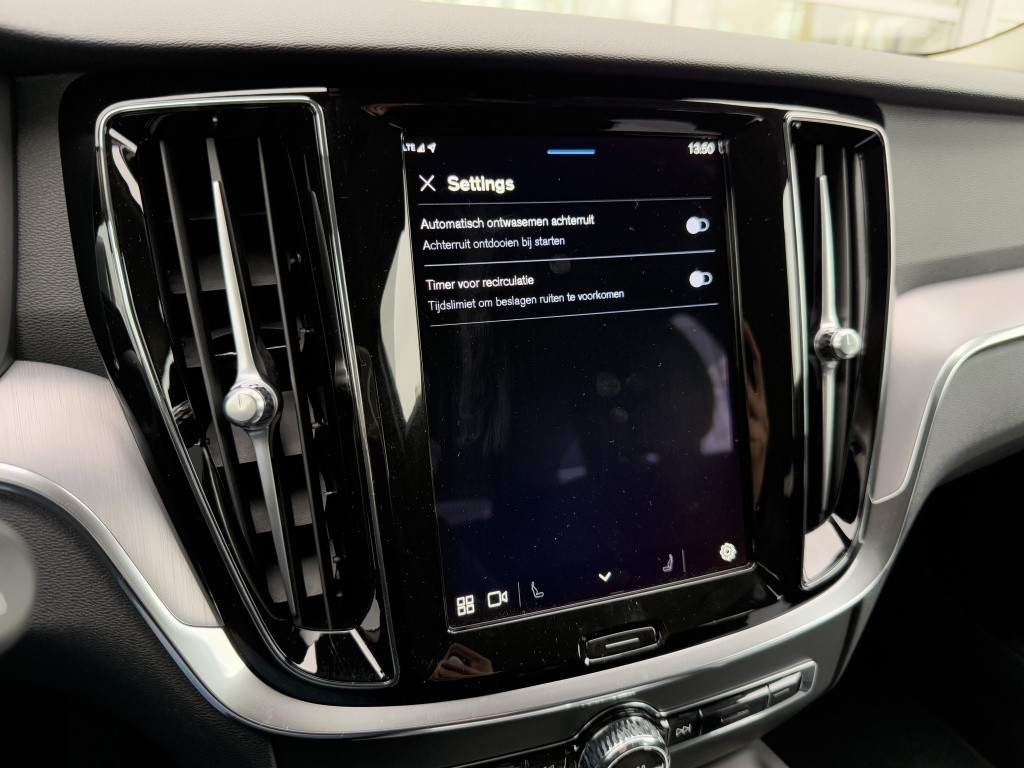 Volvo V60 b3 aut7 163pk essential ed| adap.cruise| camera| stoel.verw