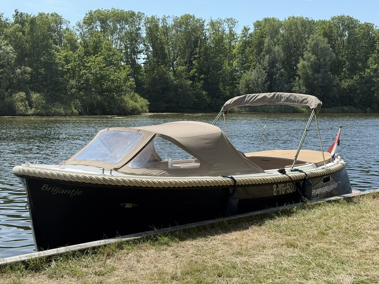 Zeer mooie Corsiva Tender 690  incl. trailer en ligplaats