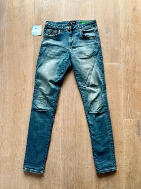 Cars jeans spijkerbroeken maat 31/34 z.g.a.n. € 15 per stuk