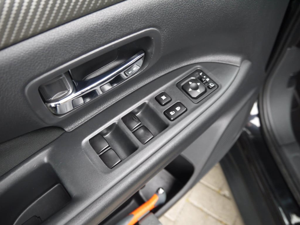 Mitsubishi Outlander 2.0 intense|trekhaak|rijklaar