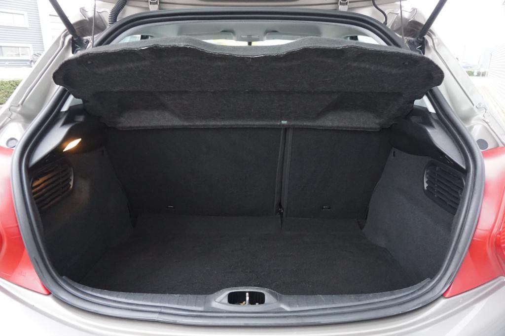 Peugeot 208 1.2 vti allure airco / cruise / elektr. ramen / parkeers. / nap