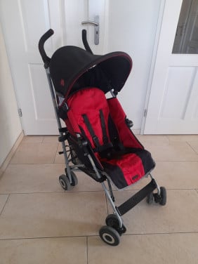 Maclaren  buggy (in goede nette staat ) met regenhoes