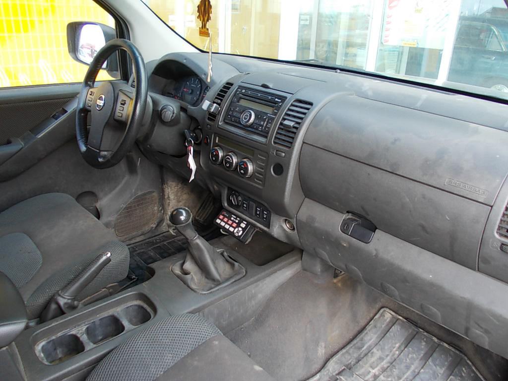 Nissan Navara 2.5 dci 4wd bj. 2010 motor defect!! export