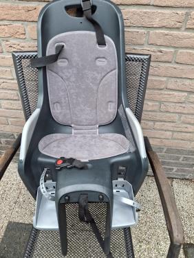 Stoeltje voor achter op de fiets. Polisport