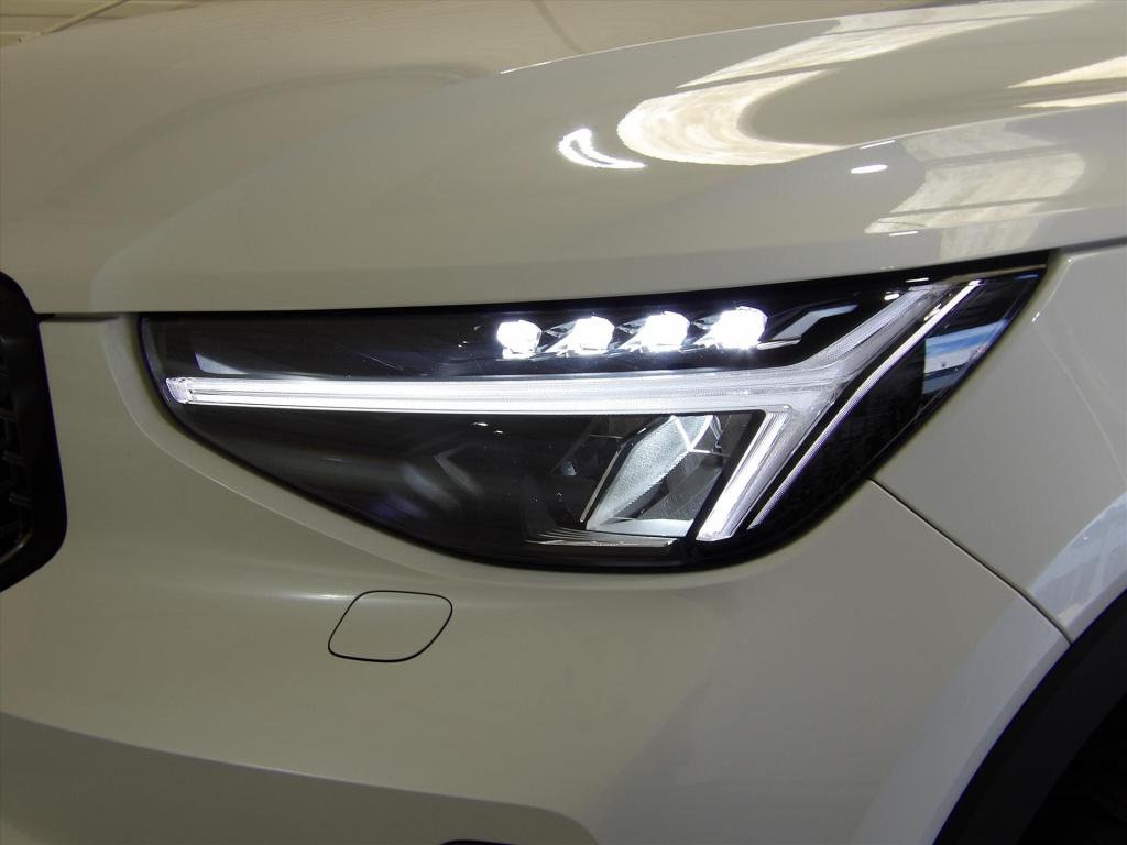 Volvo XC40 b4 197pk mild hybrid aut plus dark