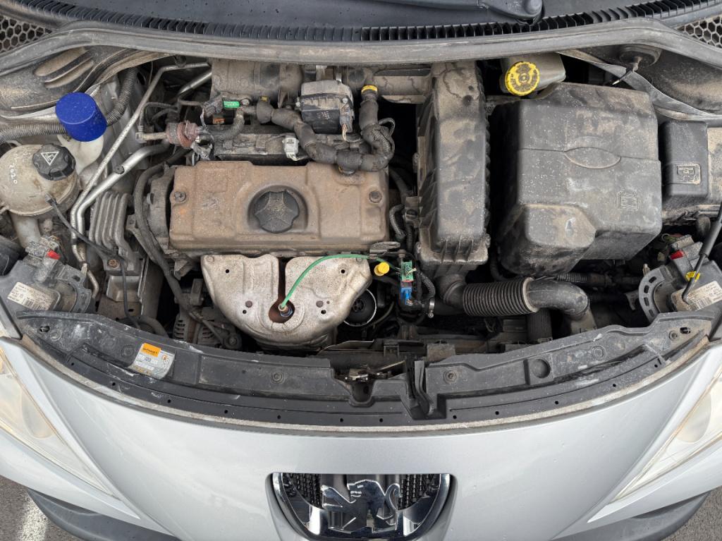 Peugeot 207 1.4 look - airco - nieuwe koppeling