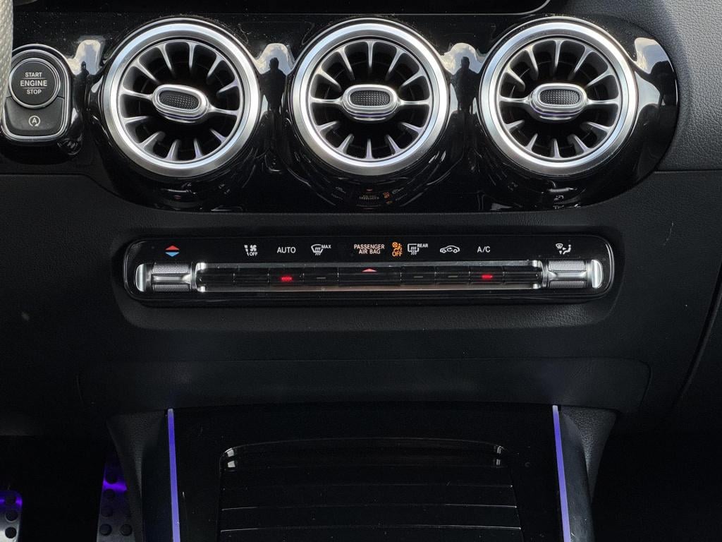 Mercedes-Benz Gla-klasse 200 amg line edition incl. trekhaak afneembaar!