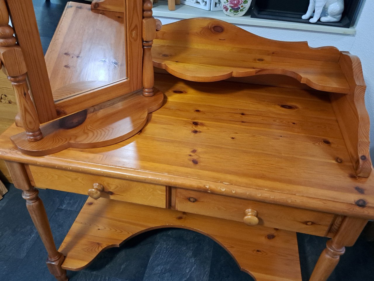 Mooie vintage, massief grenen kaptafel met opzetstuk en spiegel