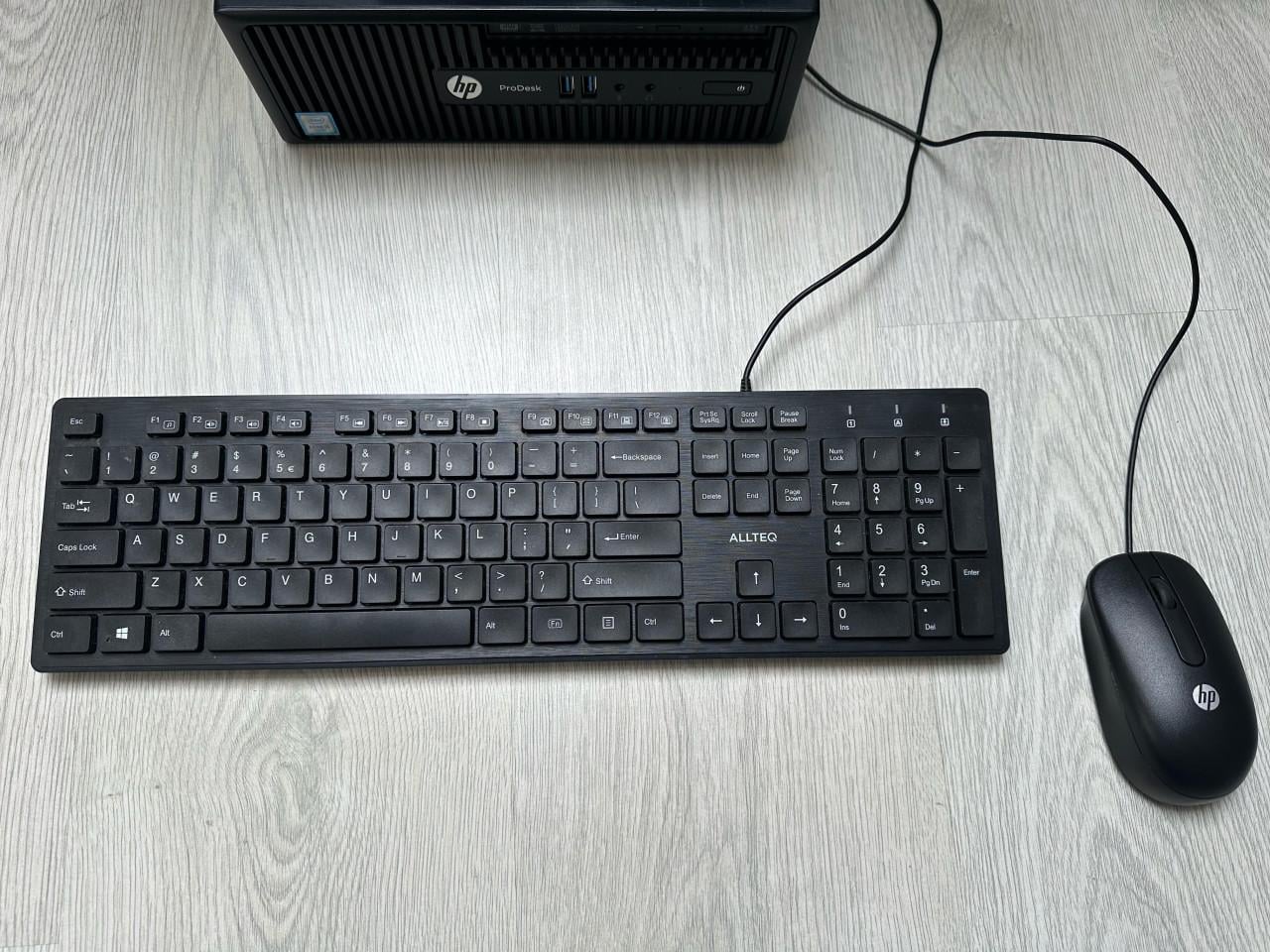 Complete set HP ProDesk 400 G3 SFF / Intel Core i5 / 8GB ram / Windows 11 /