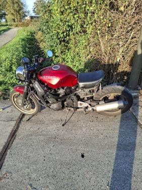 Suzuki GSX 750  F lage prijsklasse
