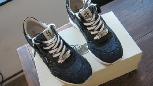 NIEUW DLS SPORT MAAT 37  KLEUR BLAUW VOOR 50 EURO