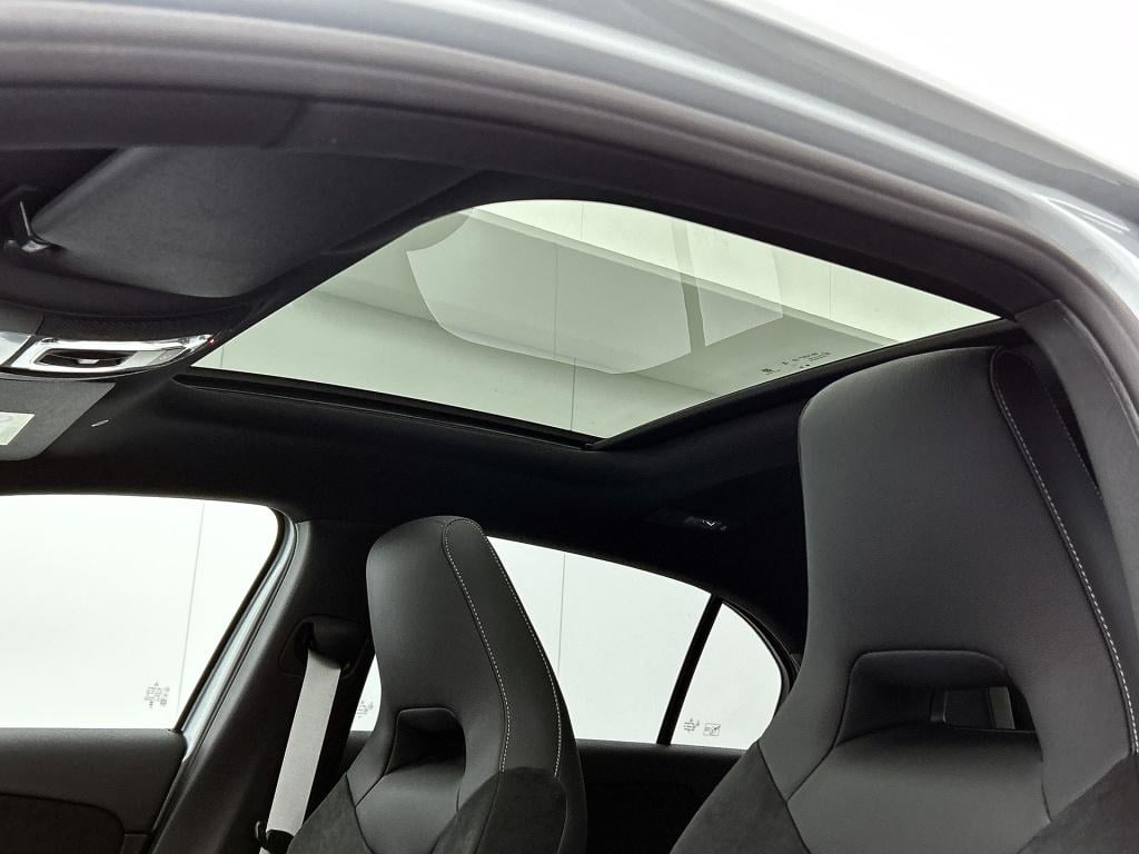 Mercedes-Benz A-Klasse 250 e business solution amg | nightpakket | amg line