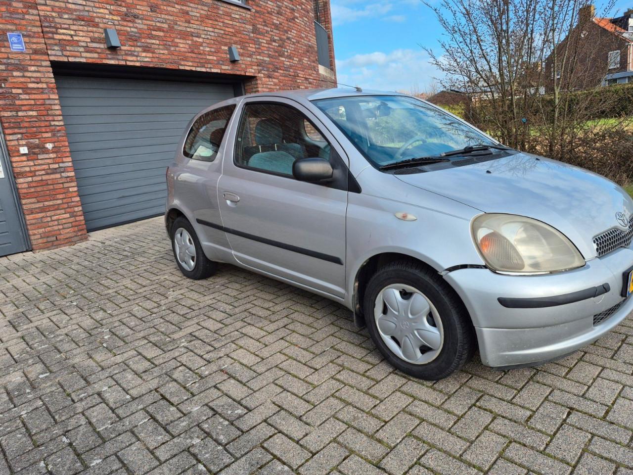 Toyota Yaris 1.0 Bouwjaar 1999 zuinig en betrouwbaar