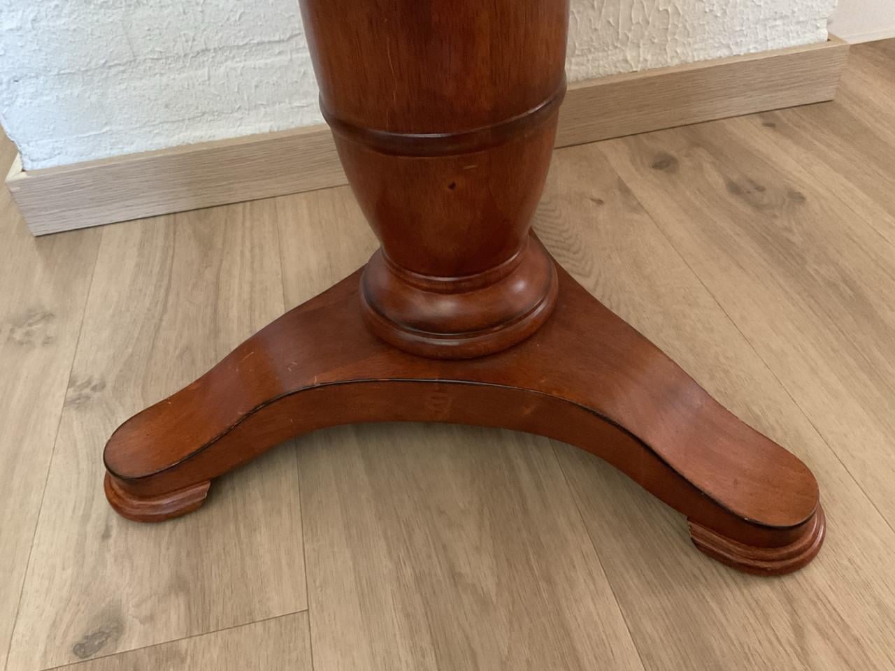 Zware ronde houten tafel / bijzettafel