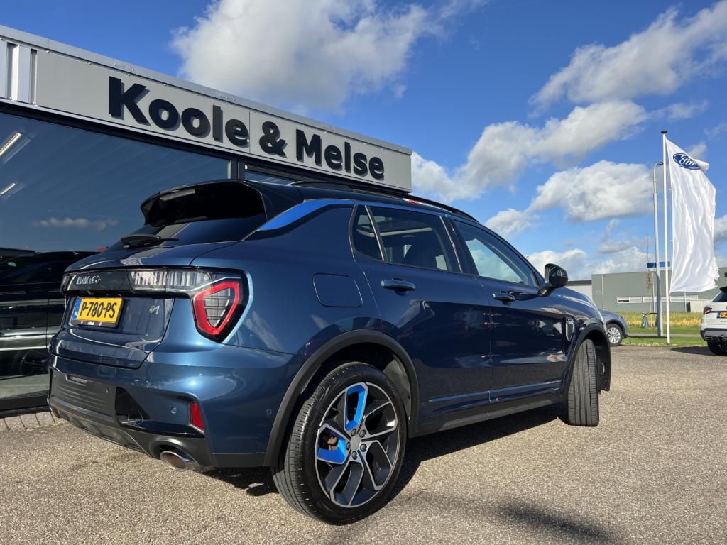 Lynk & Co 01 1.5 261pk phev , 360gr camera , pano dak , adaptive cc , car p