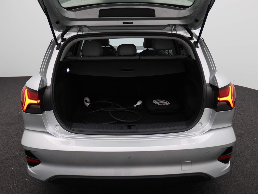 MG 5 standard range luxury 50 kwh | leder | navi | 360 camera | apple carpl