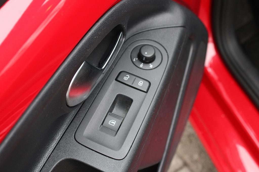 Volkswagen UP! 1.0 high up!