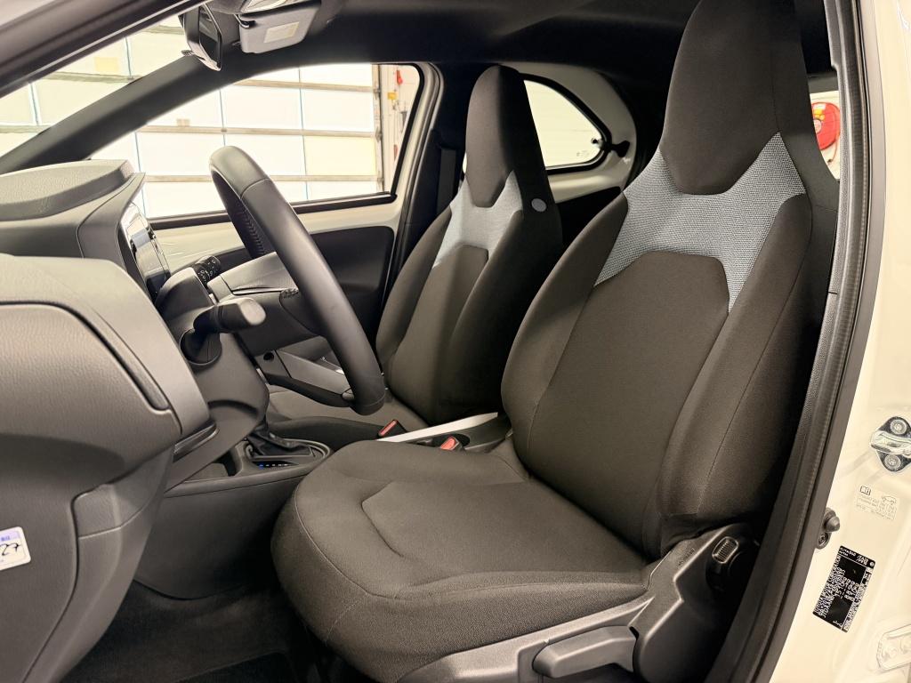 Toyota Aygo X hybrid 115 play