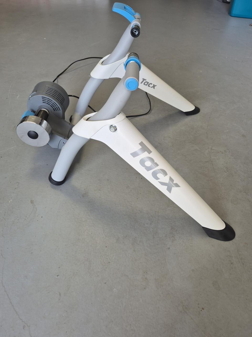 Tacx Flow Smart fietstrainer + trainingsband